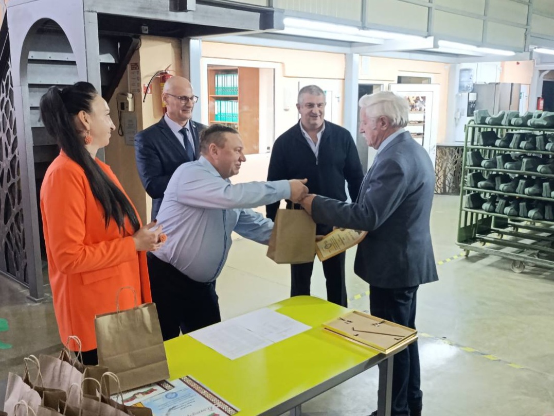 IMG 33cf222df3d7ea9584402faa27dcbef6 V